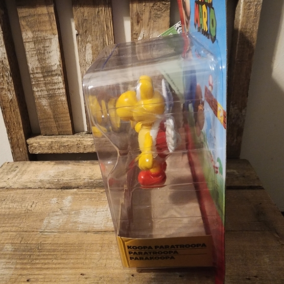 Super Mario Koopa Paratroopa With Gold Coin - Picture 2 of 4
